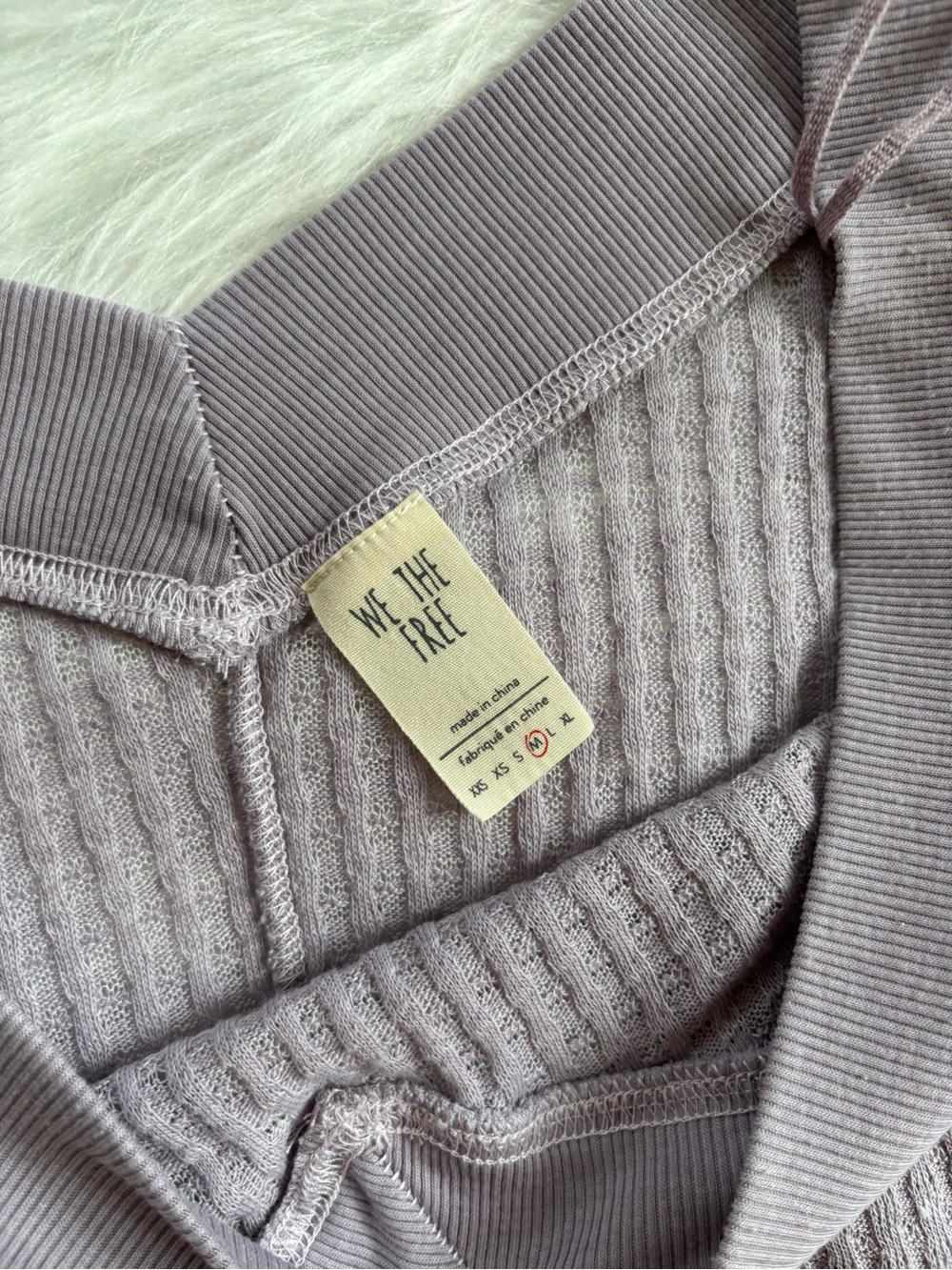 We The Free Cropped V-Neck Waffle Knit Sweater in Dusty Lavender MEDIUM BOHO - Picture 3 of 3